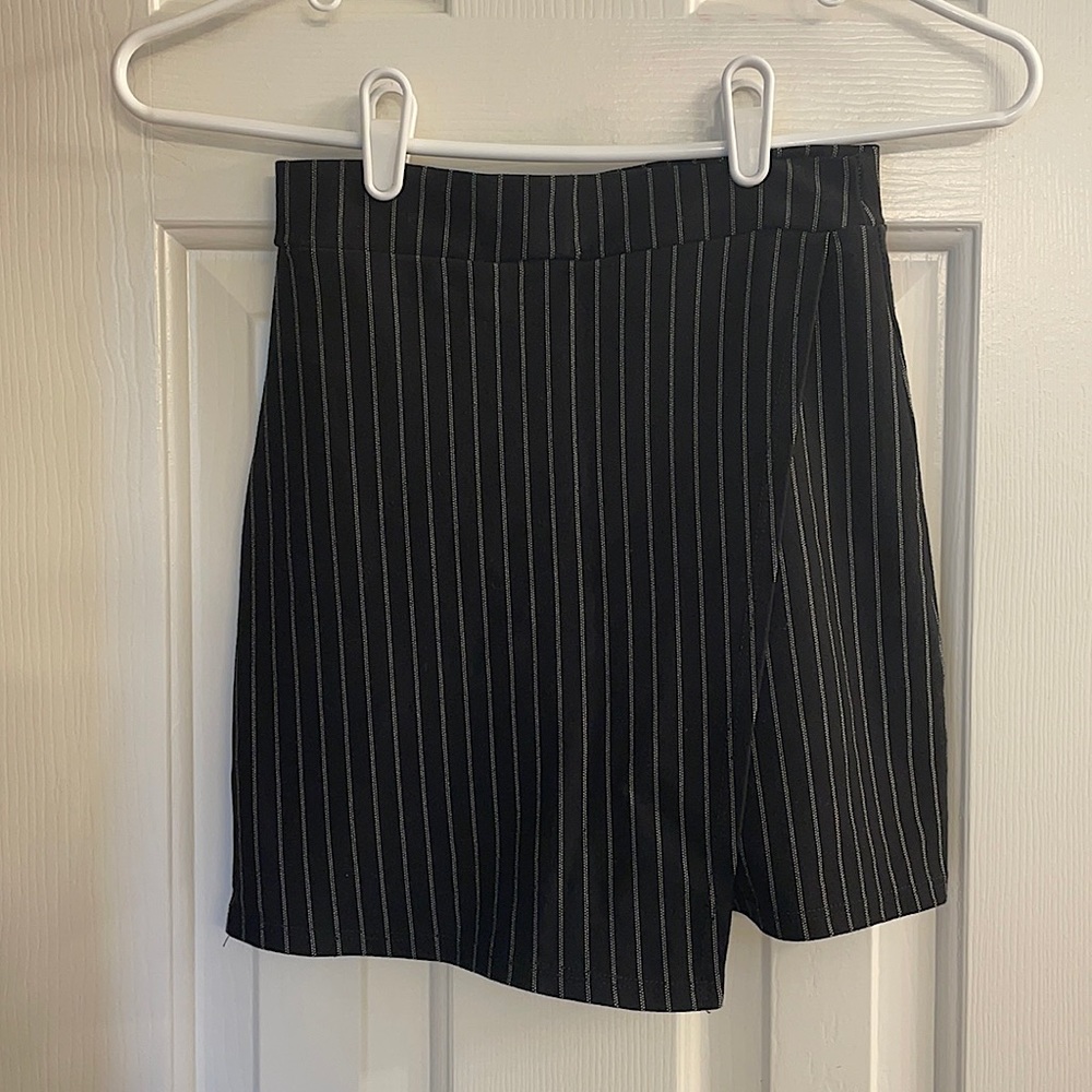 Stretchy Pinstriped Skort